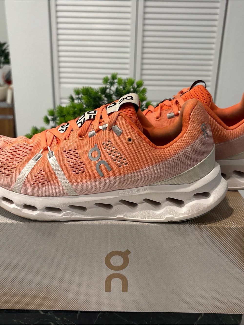 On Cloud Cloudsurfer Orange Coral Women’s running shoes size 11